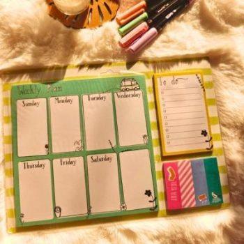 Weekly To Do List planning Pad with Sticky Notes - 30 Sheets - Undated Planning Desk Notepad with Multiple Sections, 180 Tear-Off Undated Sheets - for Women & Men, Office, School and Home use (Green)