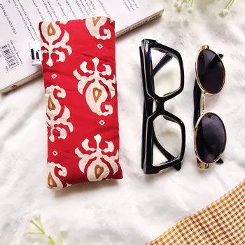 Handcrafted Soft pure cotton fabric Protective Sunglasses Case/Pouch for Women & Men | Anti-scratch Eyeglass Case Pouches |Glares Case Soft Cover sunglass pouch,Spectacles Pouch, Sunglasses Cover for Goggles Women | Fancy Cute Eyeglasses/Sunglasses Case for Women/Girls (Maroon Printed)