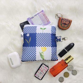 Compact Coin Pouch/Zipper Pouch for Women | Stylish Mini Organizer Pouch| Travel-Friendly Purse |Multi-Purpose Coin Purse| Travel Essentials|Organizer for Cards, Keys & Accessories (Blue Floral)